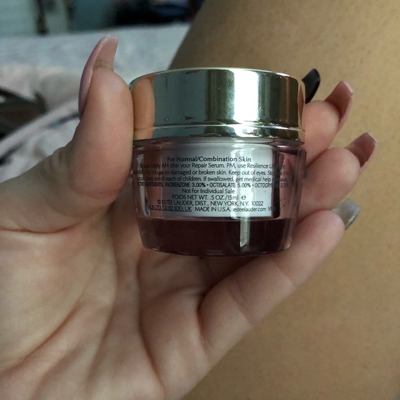 Resilience lift cream - Picture 2 of 2